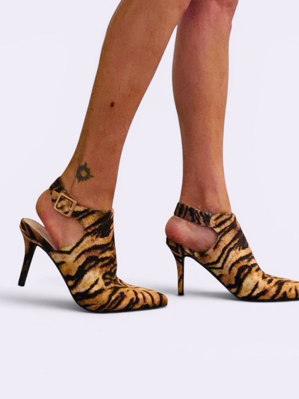 Seven Dials Women's Sherly Pointed Toe Ankle Strap Tiger Stripe Bootie Sz 8